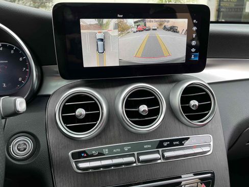 Used 2022 Mercedes-Benz GLC 300 4MATIC w/ AMG Line image 34