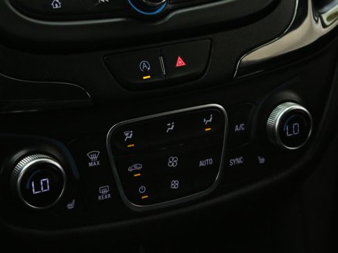 Used 2023 Chevrolet Equinox RS w/ LPO, Floor Liner Package FWD image 19