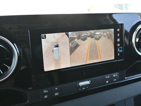 Used 2022 Mercedes-Benz Sprinter 2500 image 12
