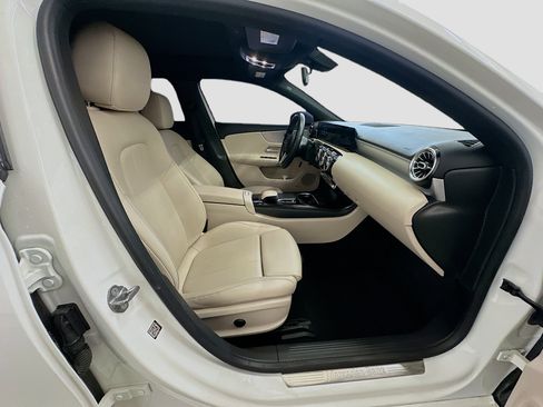 Used 2021 Mercedes-Benz A 220 4MATIC image 32