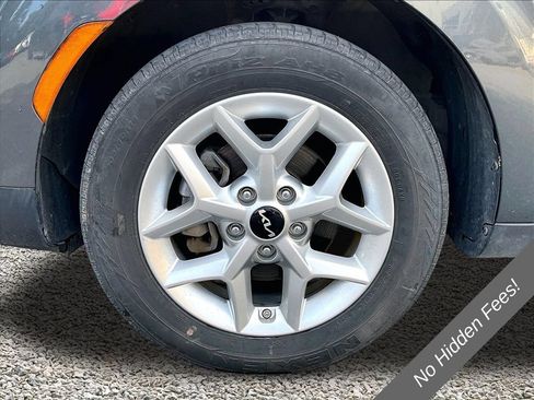 Used 2024 Kia Soul LX w/ Option Group 015 FWD image 8