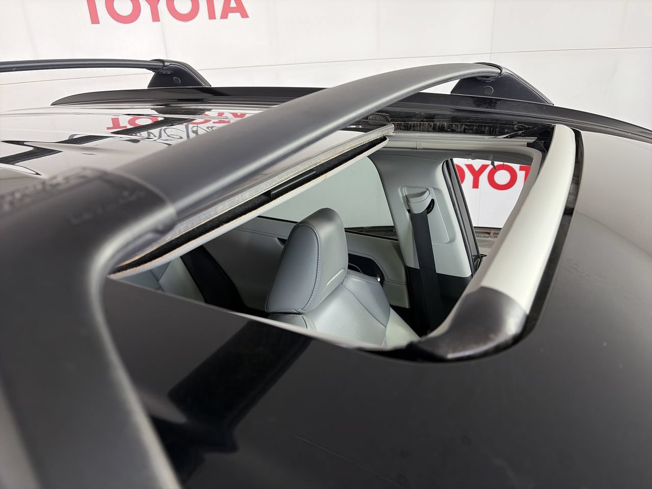 Used 2025 Toyota RAV4 Limited w/ Weather Package AWD/4WD image 11