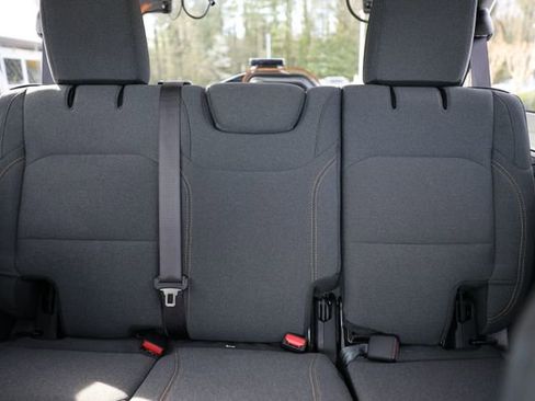 Used 2024 Jeep Wrangler Sahara image 36