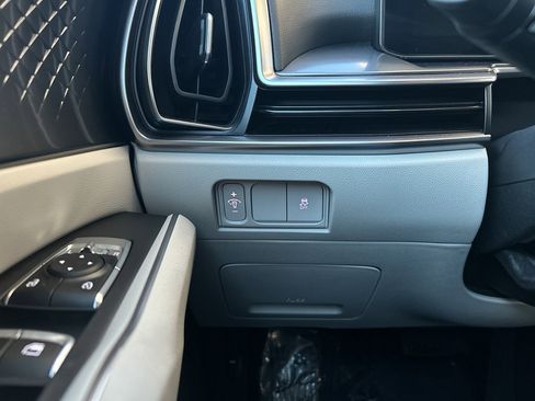 Certified 2025 Kia Sorento S w/ Panoramic Sunroof Package image 28