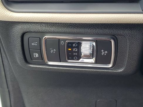 Used 2025 Lincoln Corsair Grand Touring w/ Rear Removable Package Tray AWD/4WD image 29