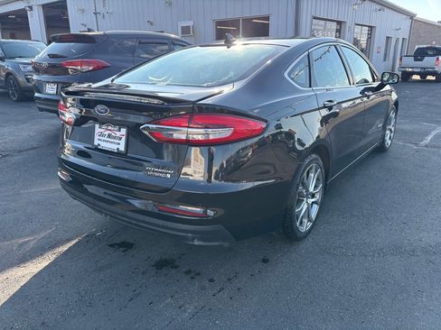 Used 2019 Ford Fusion Titanium image 3