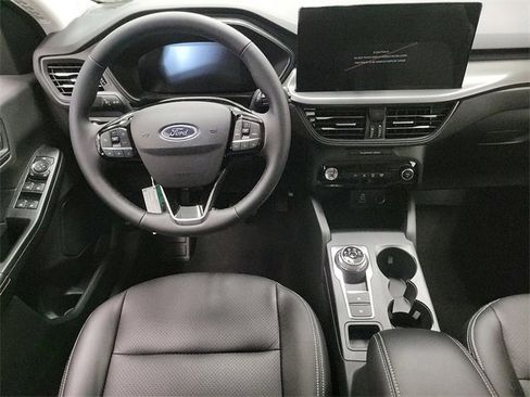 New 2025 Ford Escape SE image 4