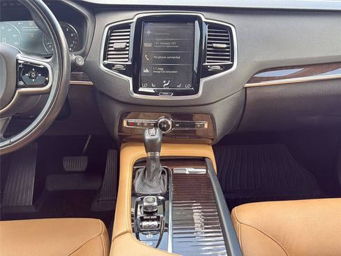 Used 2018 Volvo XC90 T6 Momentum w/ Convenience Package AWD/4WD image 15