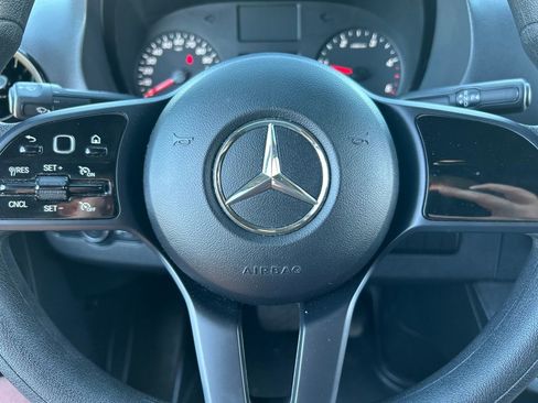 Used 2019 Mercedes-Benz Sprinter 2500 image 7