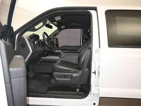 Used 2011 Ford F350 Lariat w/ Lariat Interior Pkg AWD/4WD image 21