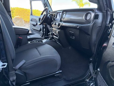 Used 2022 Jeep Wrangler Unlimited Sport AWD/4WD image 34