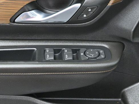 Used 2020 GMC Terrain SLE w/ Driver Convenience Package AWD/4WD image 11