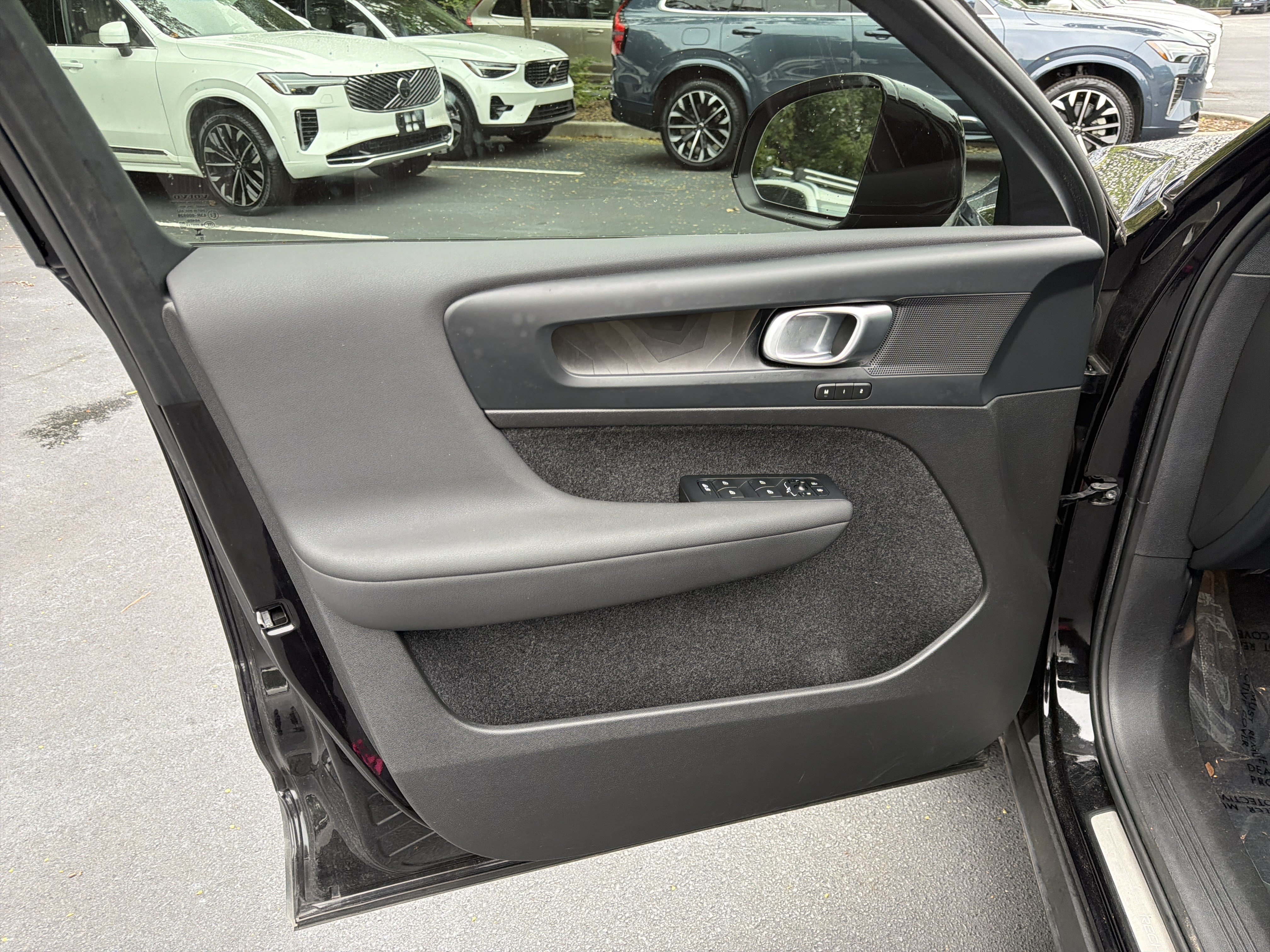 Certified 2023 Volvo C40 P8 Recharge Plus w/ Climate Package AWD/4WD image 14