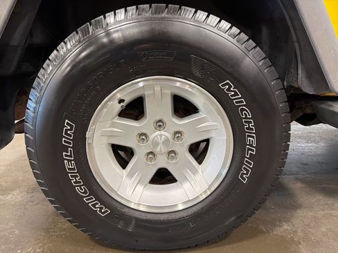 Used 2004 Jeep Wrangler Sport w/ Dual Top Group image 15