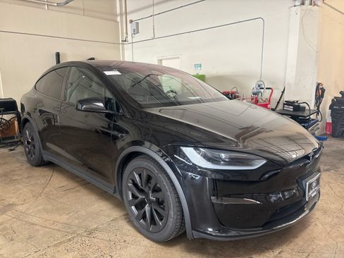 Used 2023 Tesla Model X AWD/4WD image 2