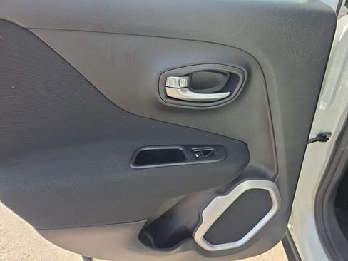 Used 2018 Jeep Renegade Sport w/ Power & Air Group image 20