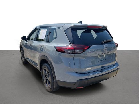 Used 2026 Nissan Rogue SV FWD image 4