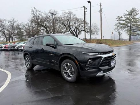 Used 2025 Chevrolet Blazer LT image 9