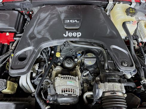 Used 2018 Jeep Wrangler Unlimited Sport S image 38