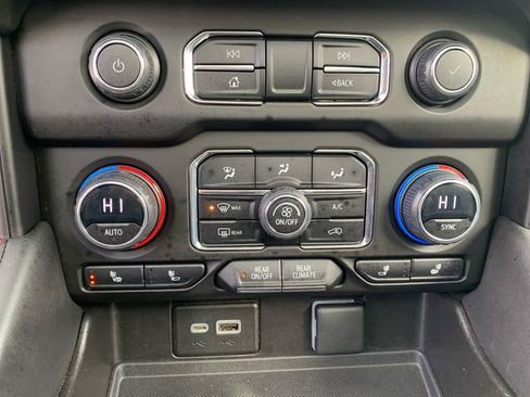 Used 2023 Chevrolet Suburban RST w/ Luxury Package image 33