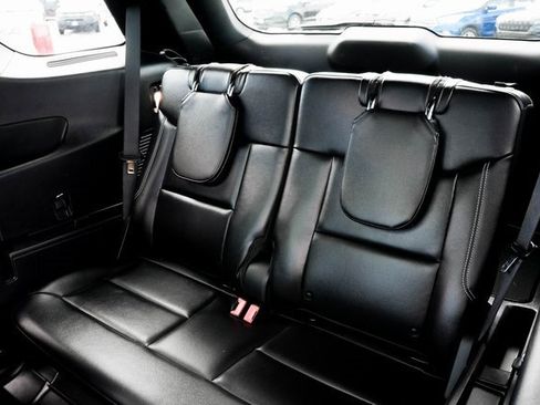 Used 2022 Ford Explorer ST w/ ST Street Pack image 32