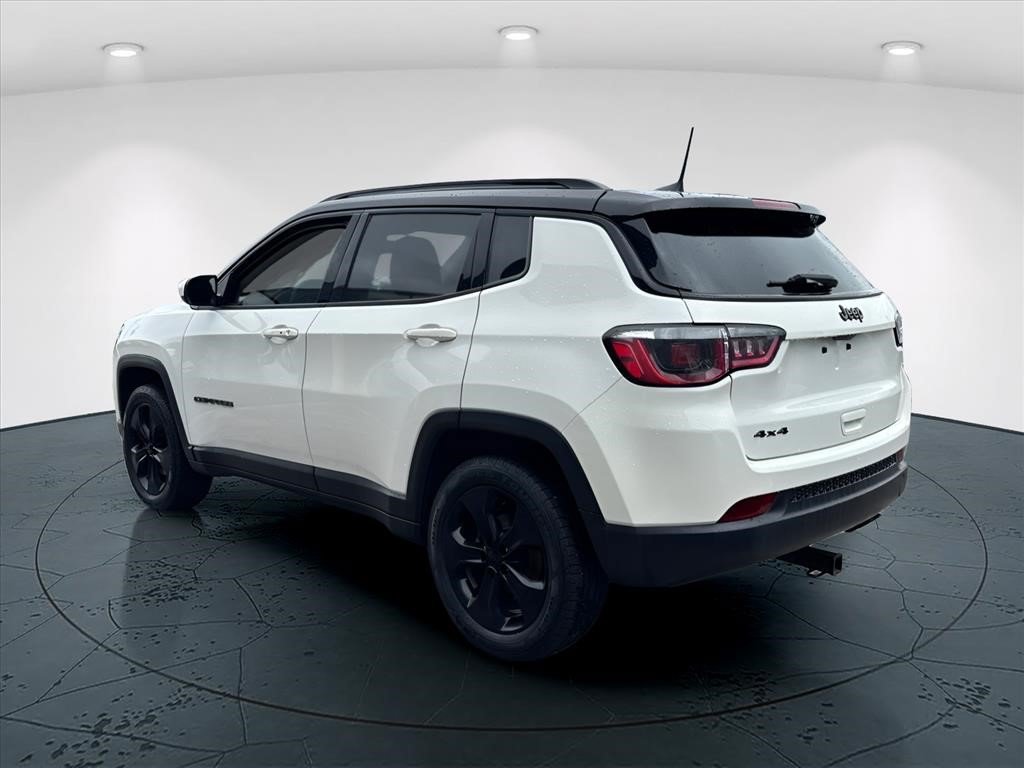 Used 2018 Jeep Compass Latitude w/ Popular Equipment Group AWD/4WD image 4