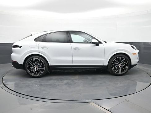 New 2026 Porsche Cayenne Coupe AWD/4WD image 24