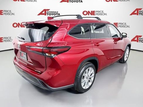 Used 2024 Toyota Highlander Limited image 7