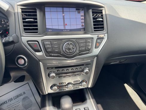 Used 2017 Nissan Pathfinder SL w/ SL Premium Package AWD/4WD image 19