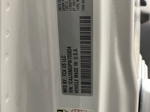 Used 2023 Jeep Wrangler Unlimited image 31