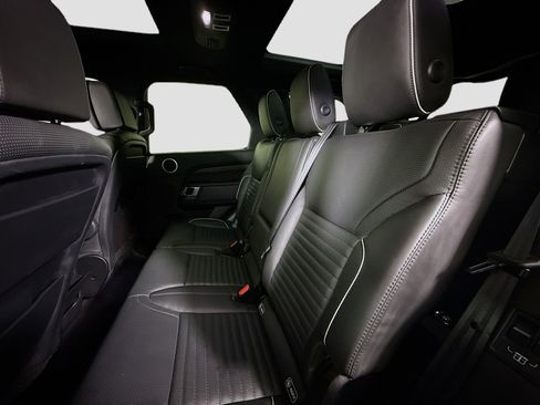 Used 2017 Land Rover Discovery HSE Luxury image 25