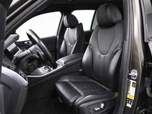 Used 2022 BMW X5 xDrive40i w/ M Sport Package AWD/4WD image 16