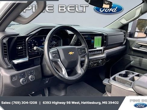 Used 2025 Chevrolet Silverado 3500 LT w/ Safety Package image 12