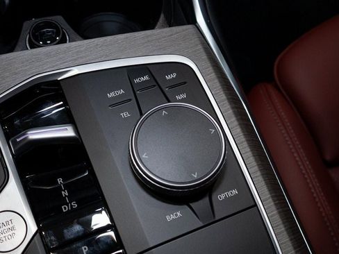 Used 2025 BMW 330i xDrive Sedan w/ Premium Package image 23