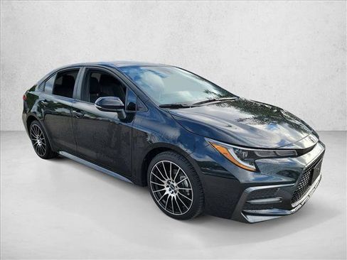 Used 2021 Toyota Corolla SE image 3