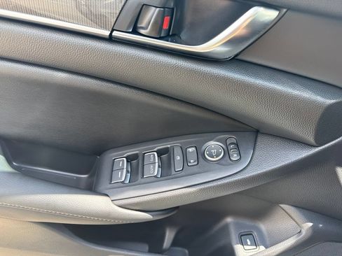 Used 2022 Honda Accord Sport image 25