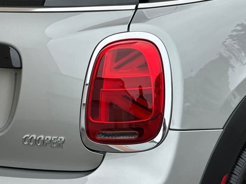 Used 2024 MINI Cooper 4-Door Hardtop image 30