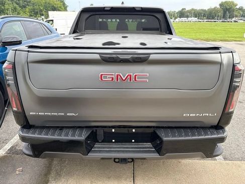 Used 2026 GMC Sierra EV Denali AWD/4WD image 4