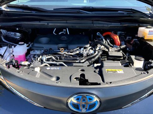 Used 2024 Toyota Sienna XLE Woodland Edition AWD/4WD image 30
