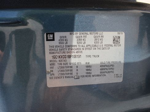 Used 2011 Chevrolet Silverado 2500 LT w/ Interior Plus Package AWD/4WD image 43
