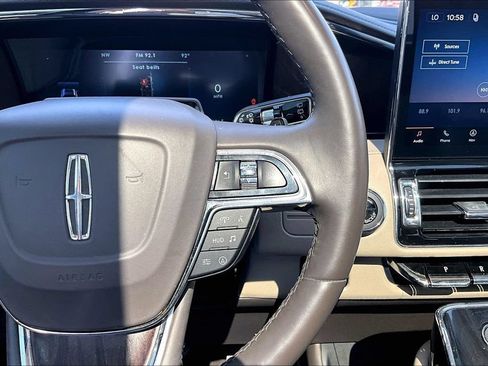 Used 2022 Lincoln Navigator Reserve AWD/4WD image 21