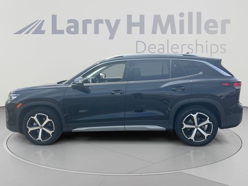 Used 2026 Volkswagen Tiguan SE FWD image 2