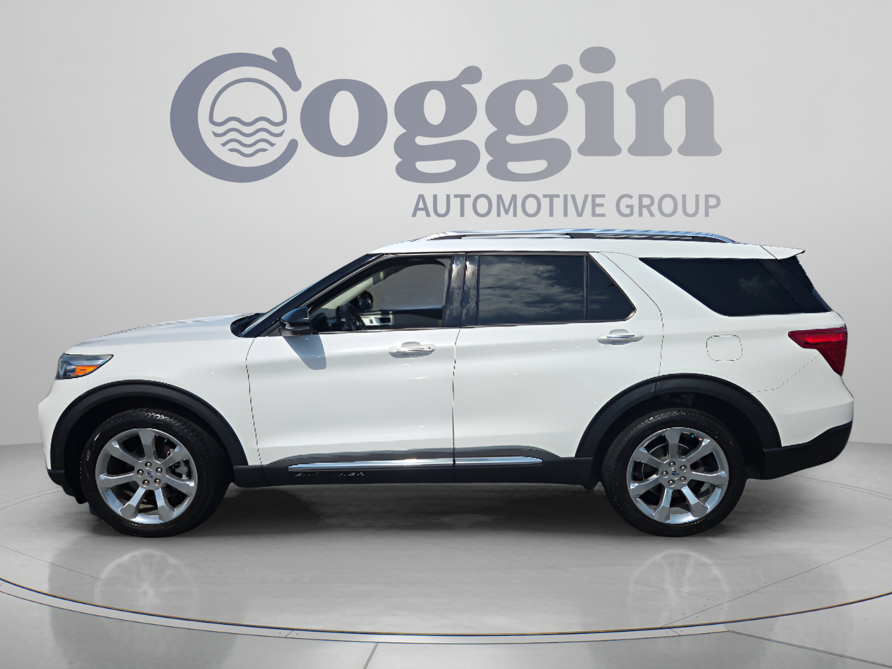 Used 2020 Ford Explorer Platinum w/ Premium Technology Package AWD/4WD image 2
