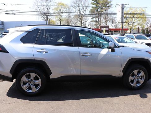 Used 2025 Toyota RAV4 XLE image 6