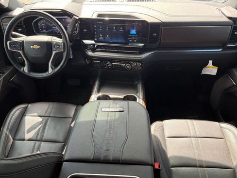 Used 2024 Chevrolet Silverado 2500 High Country w/ Technology Package AWD/4WD image 16