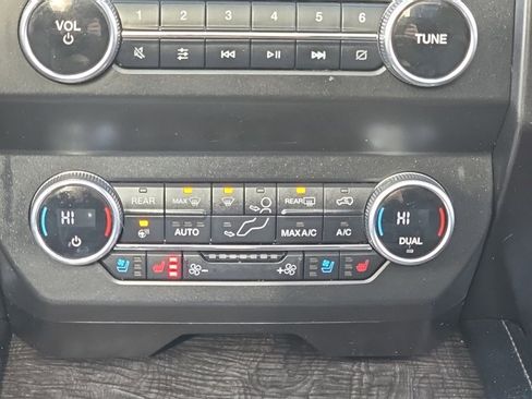 Used 2021 Ford Expedition Max Limited image 23