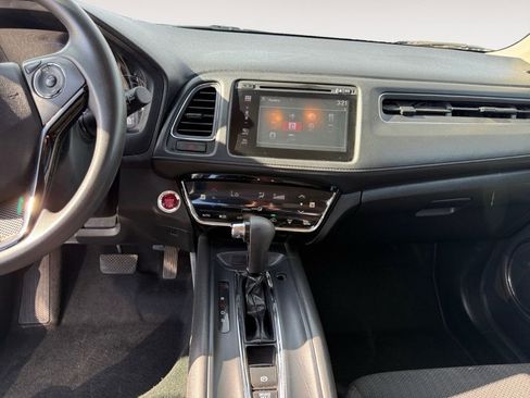 Used 2018 Honda HR-V EX image 9