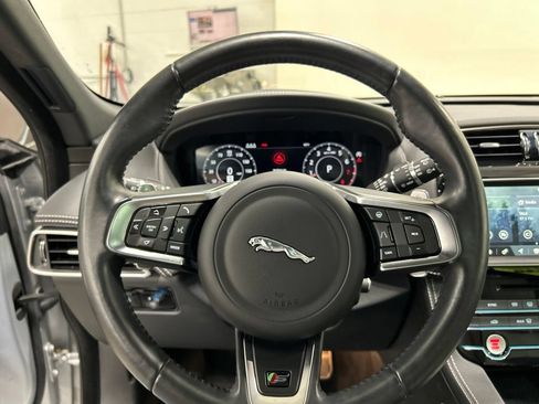 Used 2020 Jaguar F-PACE S AWD/4WD image 17