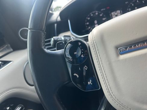 Used 2018 Land Rover Range Rover HSE image 16