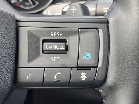 Used 2025 Nissan Rogue SV FWD image 22